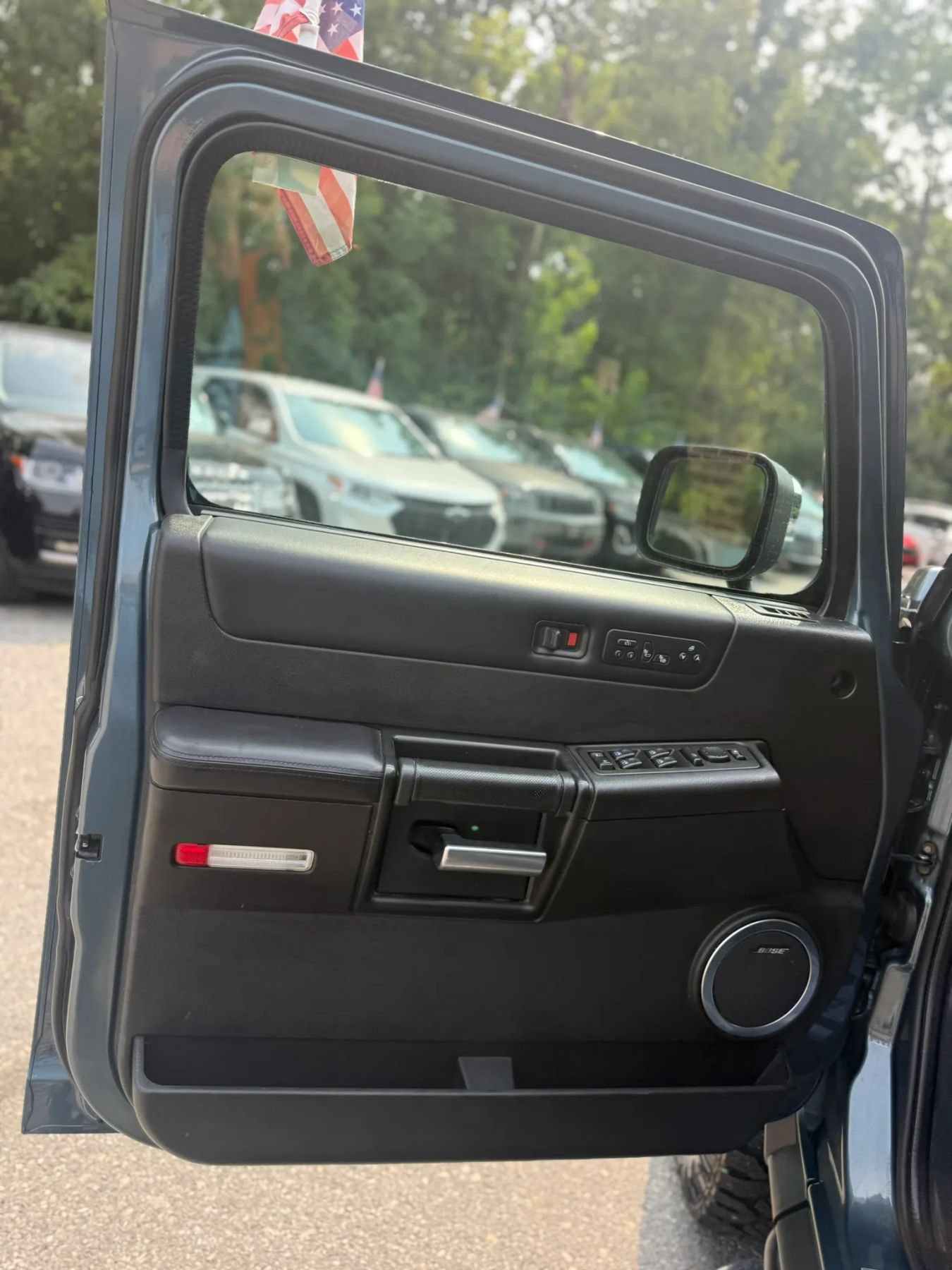 Used 2005 HUMMER H2 w/ Preferred Equipment Group AWD/4WD image 28