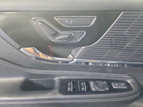 Used 2021 Lincoln Corsair AWD w/ Premium Package image 26