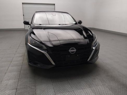 Used 2024 Nissan Altima 2.5 SV FWD image 14