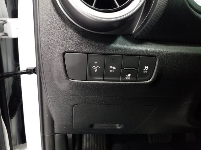 Used 2023 Hyundai Kona Limited w/ Cargo Package FWD image 10