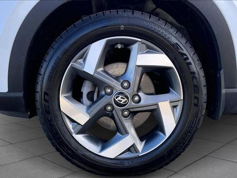 Used 2022 Hyundai Venue SEL image 10