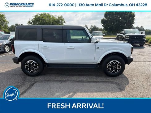 Used 2025 Ford Bronco Outer Banks AWD/4WD image 3