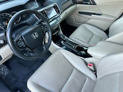 Used 2017 Honda Accord EX-L image 10