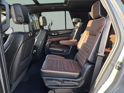 Used 2024 GMC Yukon Denali Ultimate image 24