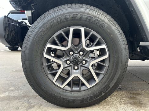 Used 2025 Jeep Wrangler Sahara w/ Safety Group image 10