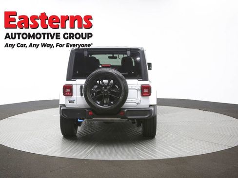 Used 2023 Jeep Wrangler Unlimited Sahara AWD/4WD image 40