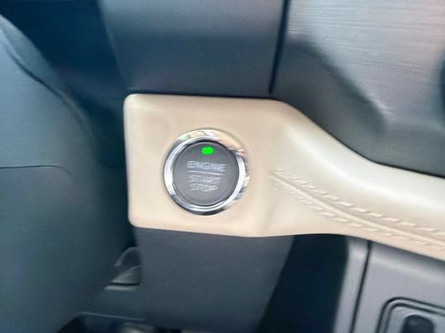Used 2024 Ford Expedition Platinum AWD/4WD image 30