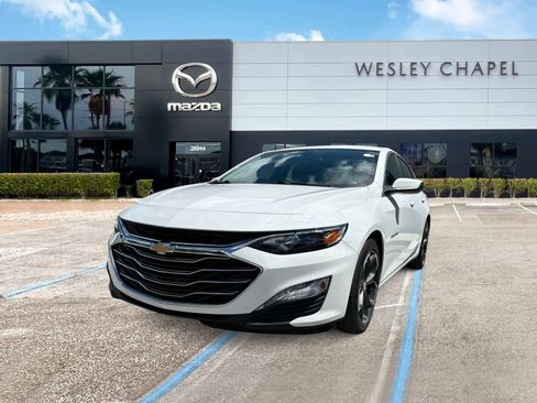 Used 2022 Chevrolet Malibu LT FWD image 1