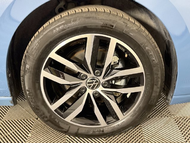 Used 2025 Volkswagen Jetta SE FWD image 29