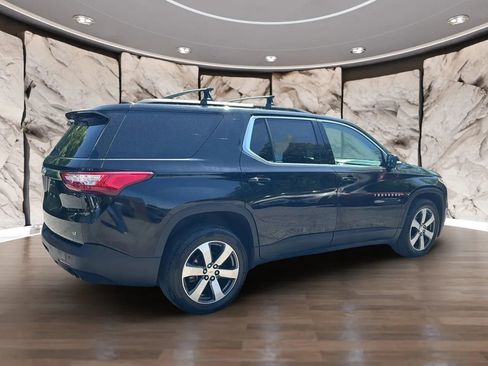 Used 2020 Chevrolet Traverse LT w/ LT Premium Package image 5
