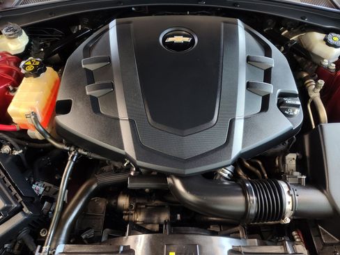 Used 2021 Chevrolet Camaro LT RWD image 27