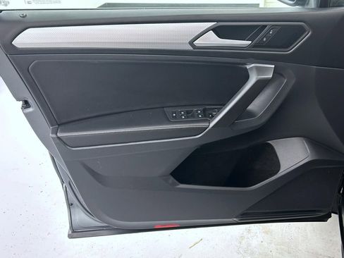 Used 2022 Volkswagen Tiguan S image 9