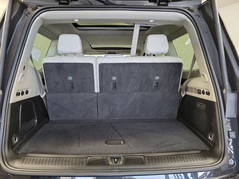 Used 2024 Jeep Wagoneer Series III w/ Premium Group I AWD/4WD image 25