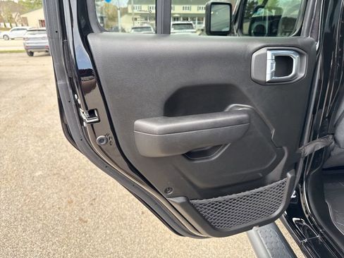 Used 2024 Jeep Wrangler Unlimited Sport AWD/4WD image 23