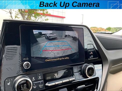 Used 2024 Toyota Highlander XLE image 13