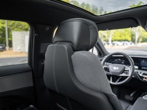 Used 2024 Cadillac Lyriq Tech RWD image 47