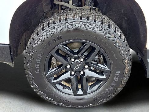 Used 2023 Chevrolet Silverado 1500 LT Trail Boss w/ Convenience Package II image 9