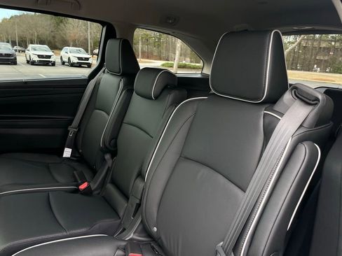 New 2026 Honda Odyssey Touring image 43
