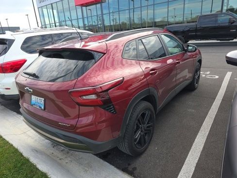 Used 2024 Chevrolet Trax ACTIV w/ Driver Confidence Package image 2