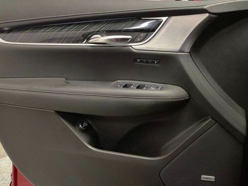 Used 2024 Cadillac XT6 Premium Luxury w/ Technology Package FWD image 6