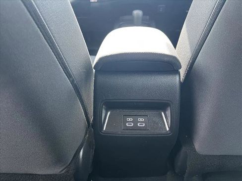 Used 2025 Toyota Corolla LE image 18