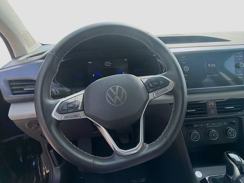 Used 2022 Volkswagen Taos SE FWD image 10