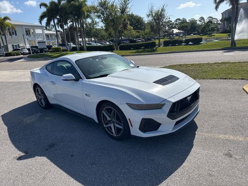 Used 2025 Ford Mustang GT Premium image 1