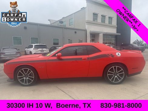 Used 2022 Dodge Challenger R/T w/ Plus Package image 1