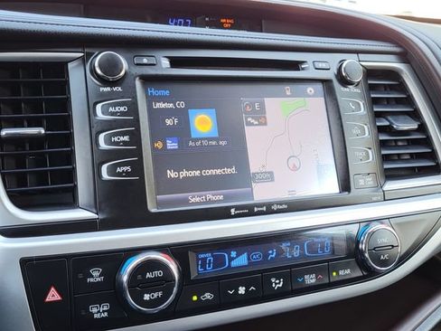 Used 2018 Toyota Highlander XLE AWD/4WD image 15