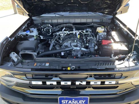 New 2025 Ford Bronco Outer Banks w/ Sasquatch Package image 33