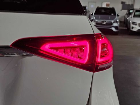 Used 2022 Mercedes-Benz GLE 350 w/ AMG Line Exterior image 17