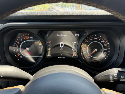 Used 2024 Jeep Wrangler Unlimited Sport AWD/4WD image 13
