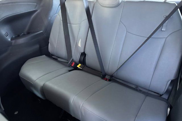 Certified 2026 Toyota Sienna XLE FWD image 19