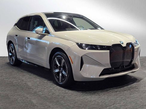 New 2026 BMW iX xDrive60 image 1