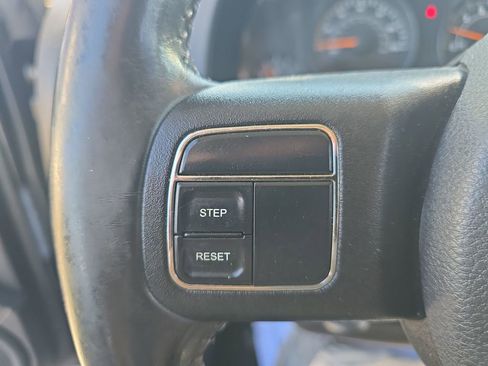 Used 2016 Jeep Patriot High Altitude FWD image 22