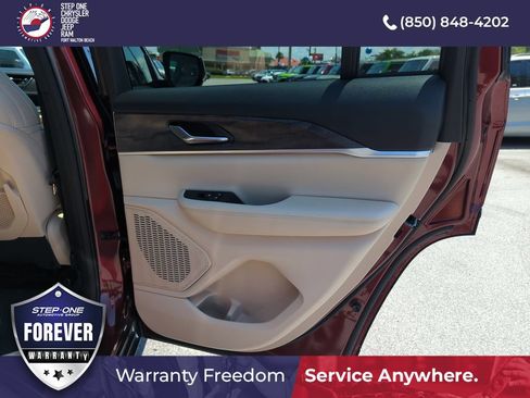 Used 2025 Jeep Grand Cherokee Limited w/ Trailer Tow Package AWD/4WD image 30