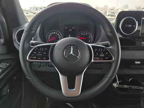 Used 2024 Mercedes-Benz Sprinter 2500 image 16