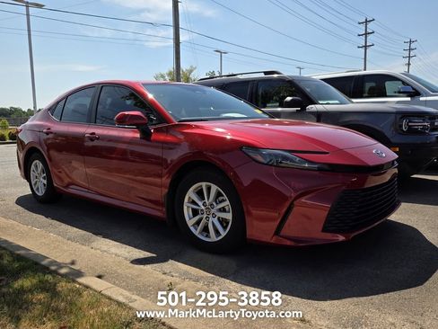 Used 2025 Toyota Camry LE FWD image 2