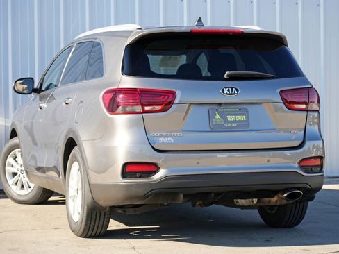 Used 2019 Kia Sorento LX w/ LX Convenience Package image 5