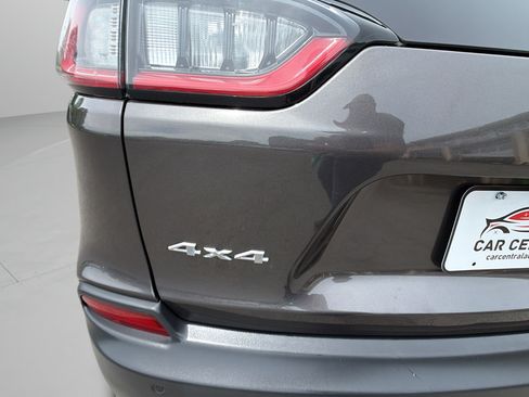 Used 2019 Jeep Cherokee Limited AWD/4WD image 36
