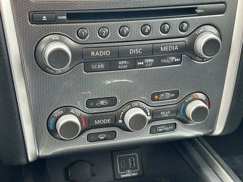 Used 2019 Nissan Pathfinder SL image 34