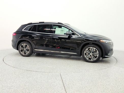 New 2026 Mercedes-Benz EQS 400 4MATIC SUV image 4