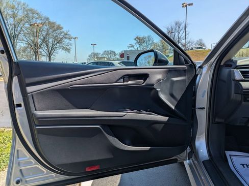 Used 2025 Toyota Camry LE image 10