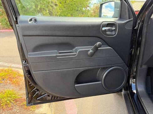 Used 2017 Jeep Patriot Sport AWD/4WD image 11