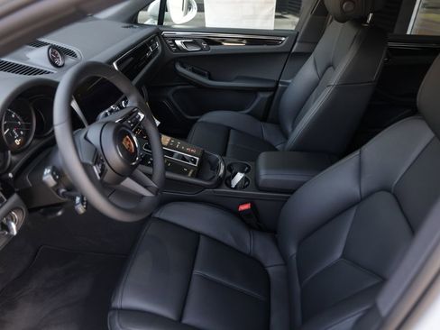 New 2025 Porsche Macan image 15