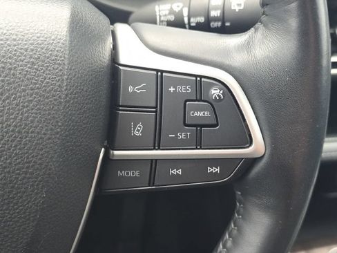 Used 2023 Toyota Highlander Platinum FWD image 43