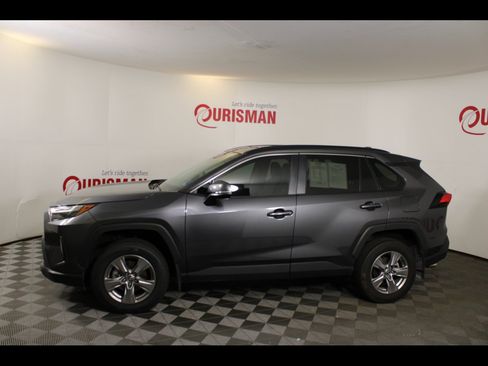 Used 2024 Toyota RAV4 XLE w/ Convenience Package FWD image 4