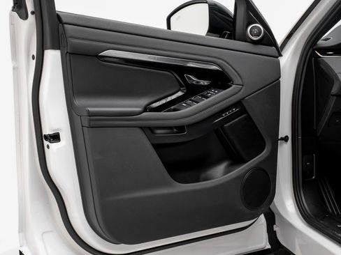 Used 2023 Land Rover Range Rover Evoque R-Dynamic SE image 37