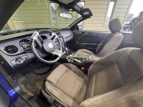 Used 2013 Ford Mustang Convertible image 14
