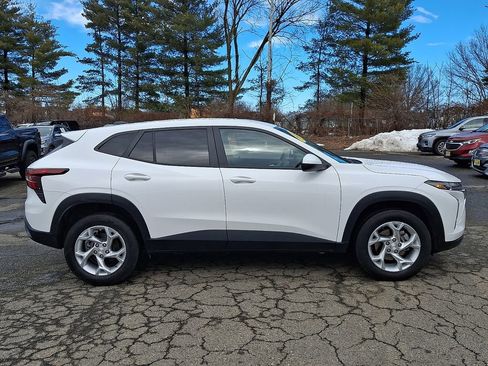 Certified 2024 Chevrolet Trax LS w/ LS Convenience Package image 7